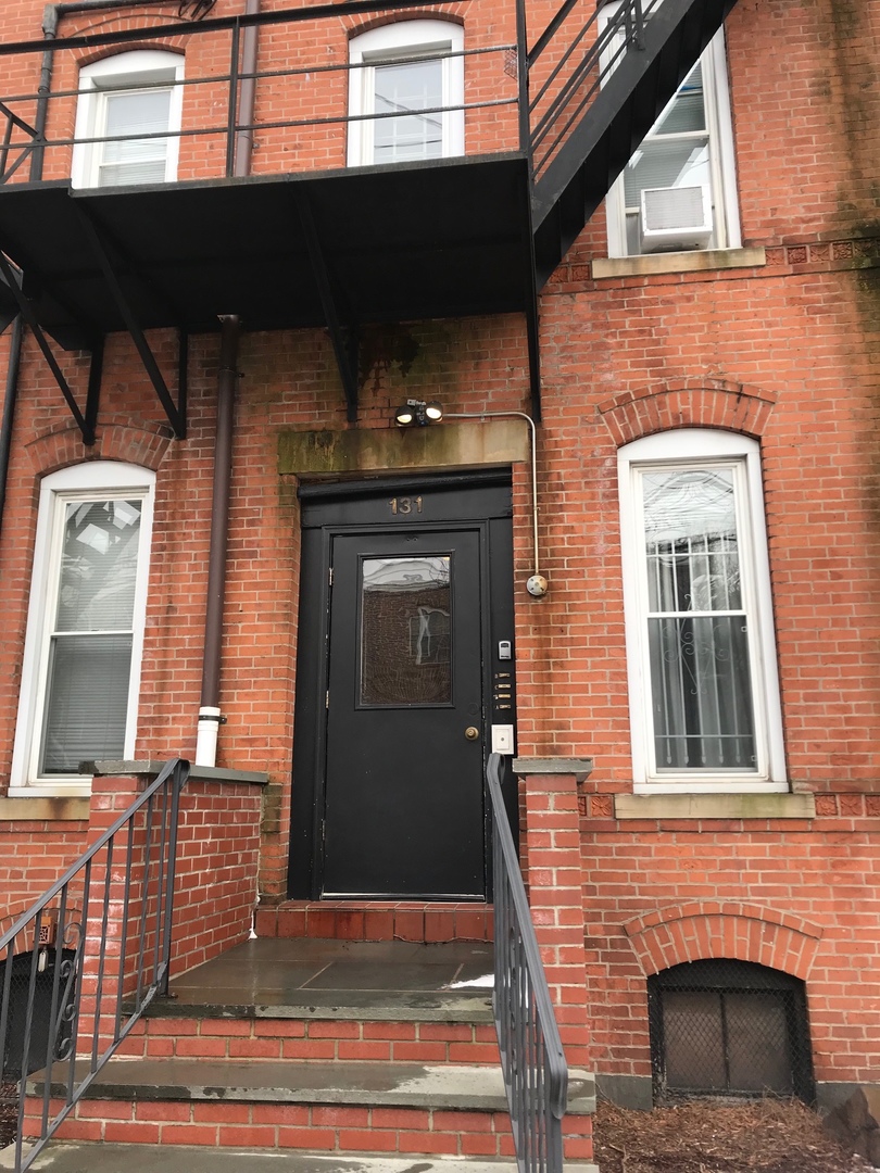 131 Howe Street 6 of 6