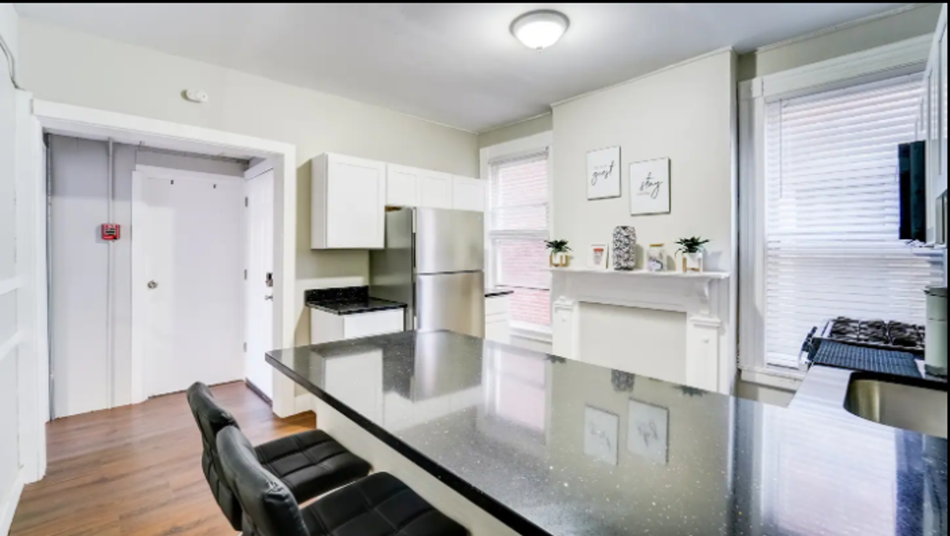 New Haven Apartment: 174 Park Street