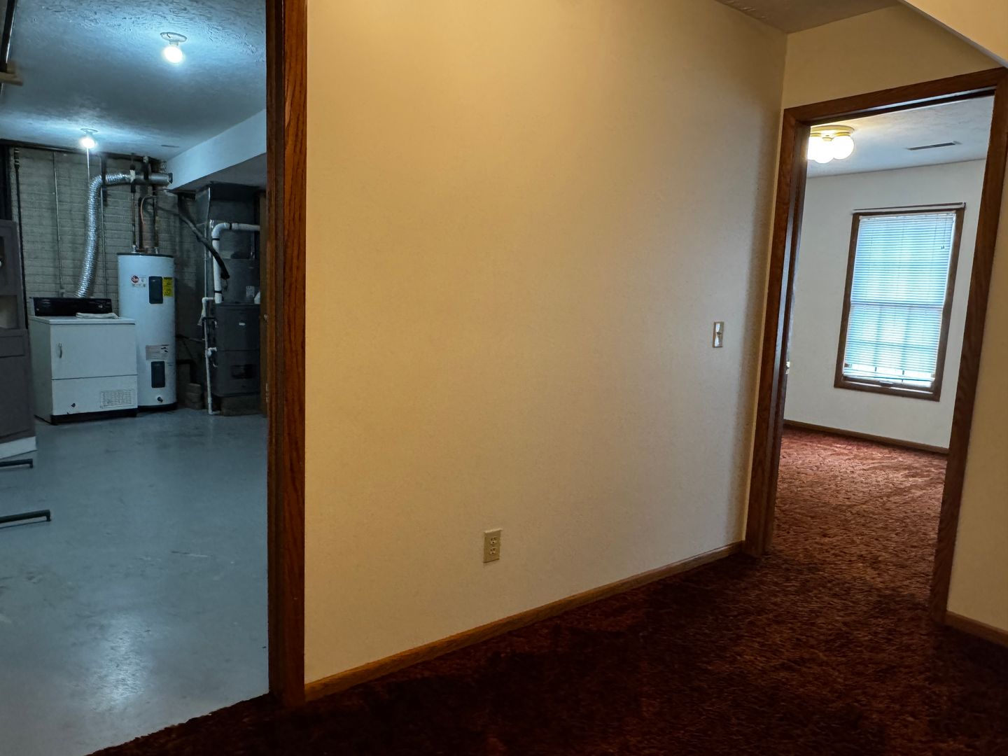 127 E Adams St, Apt B7 11 of 12