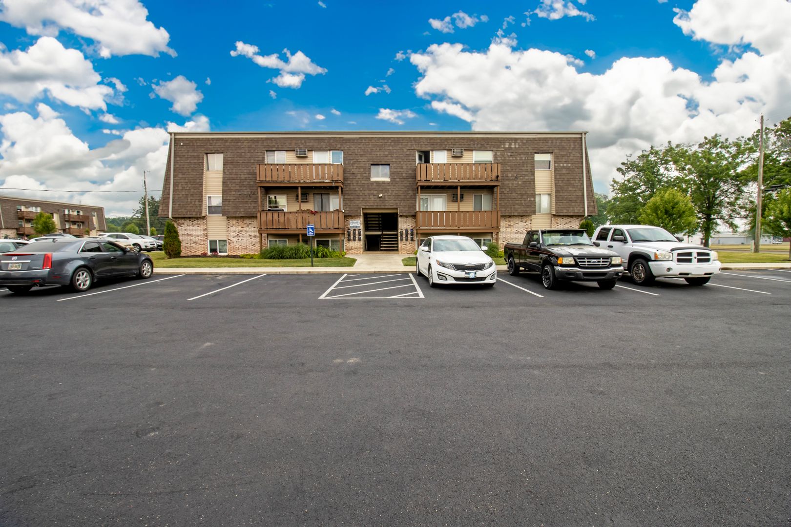 Orrville House: 1155 N Elm St, Apt D