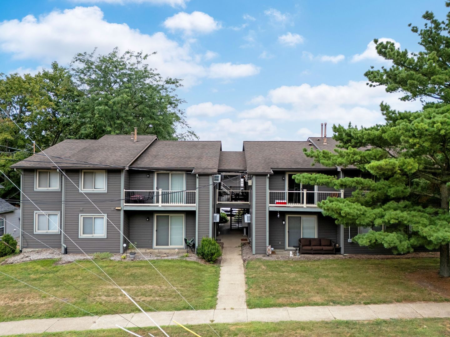 Doylestown House: 162 S Portage St