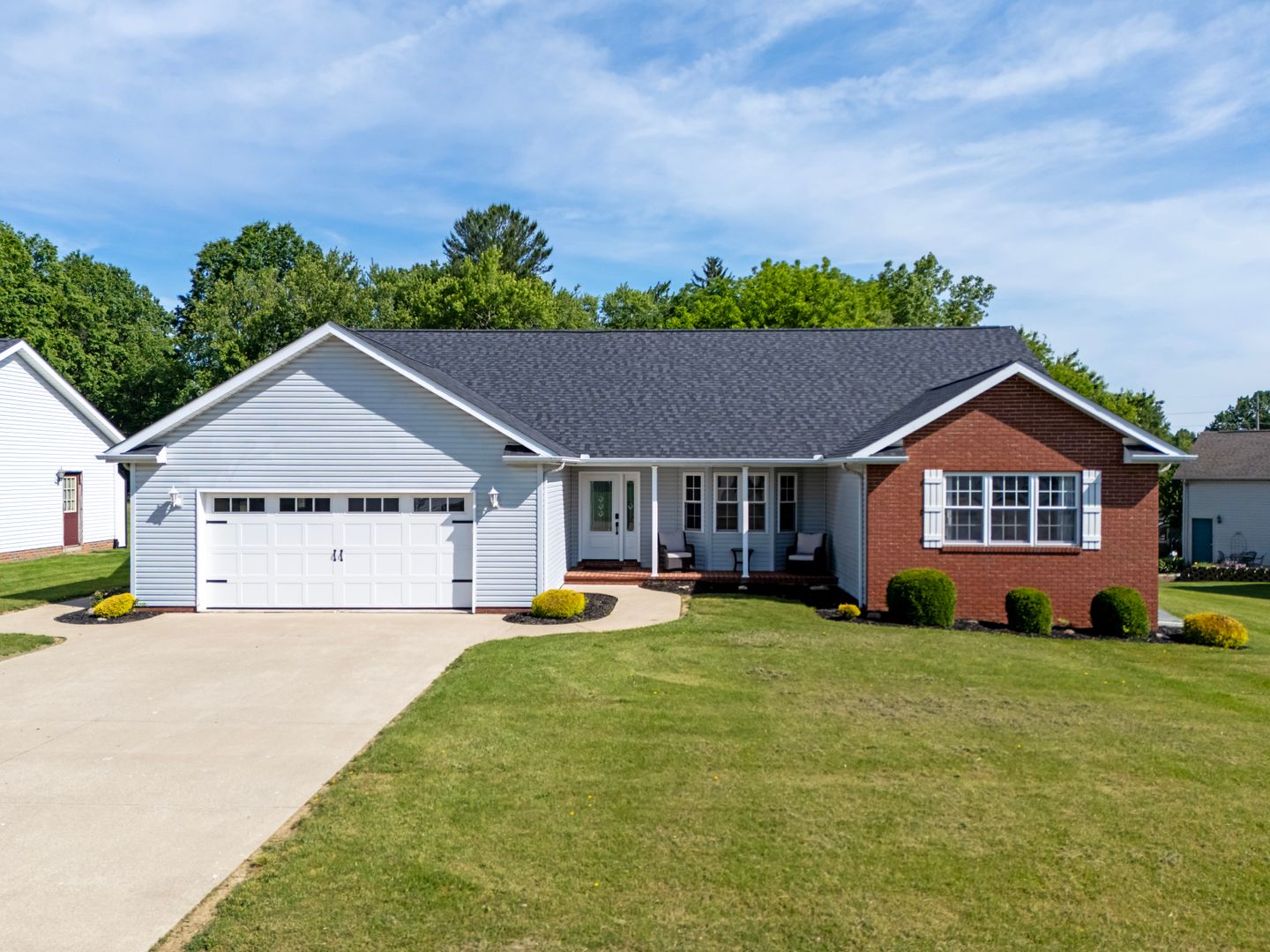 Orrville House: 1967 Sunnyview Lane