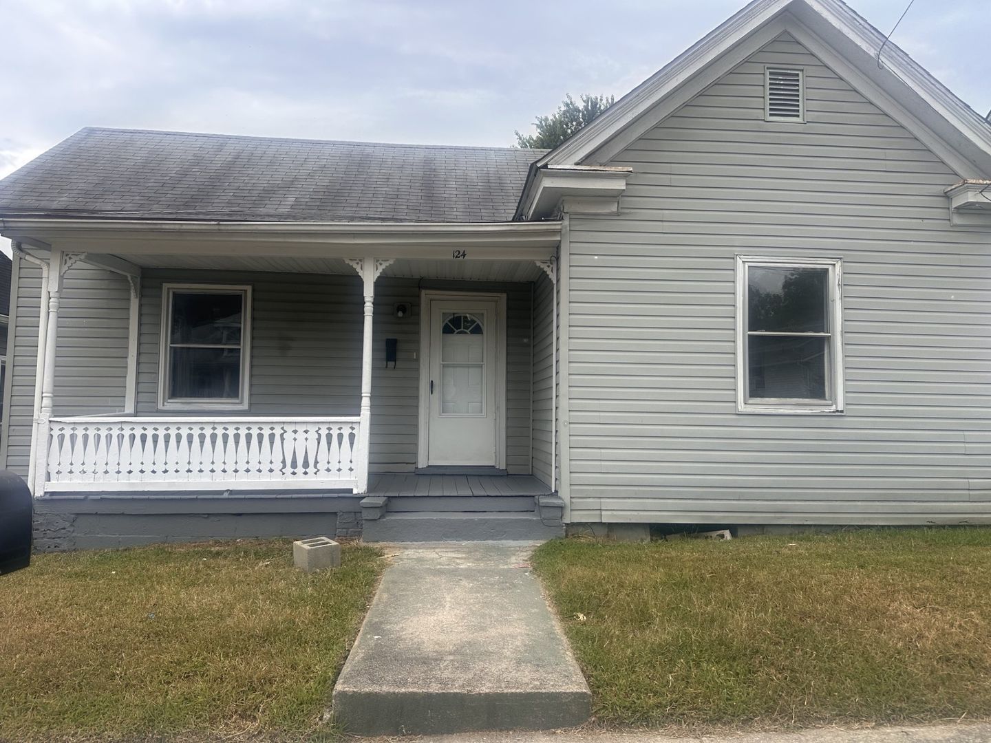 Danville House: 124 GIRARD ST.
