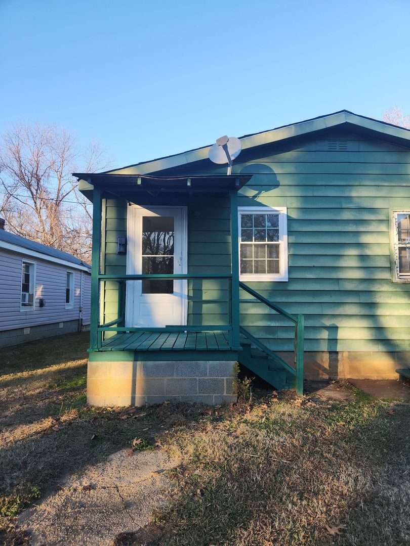 Danville Apartment: L & G Rentals