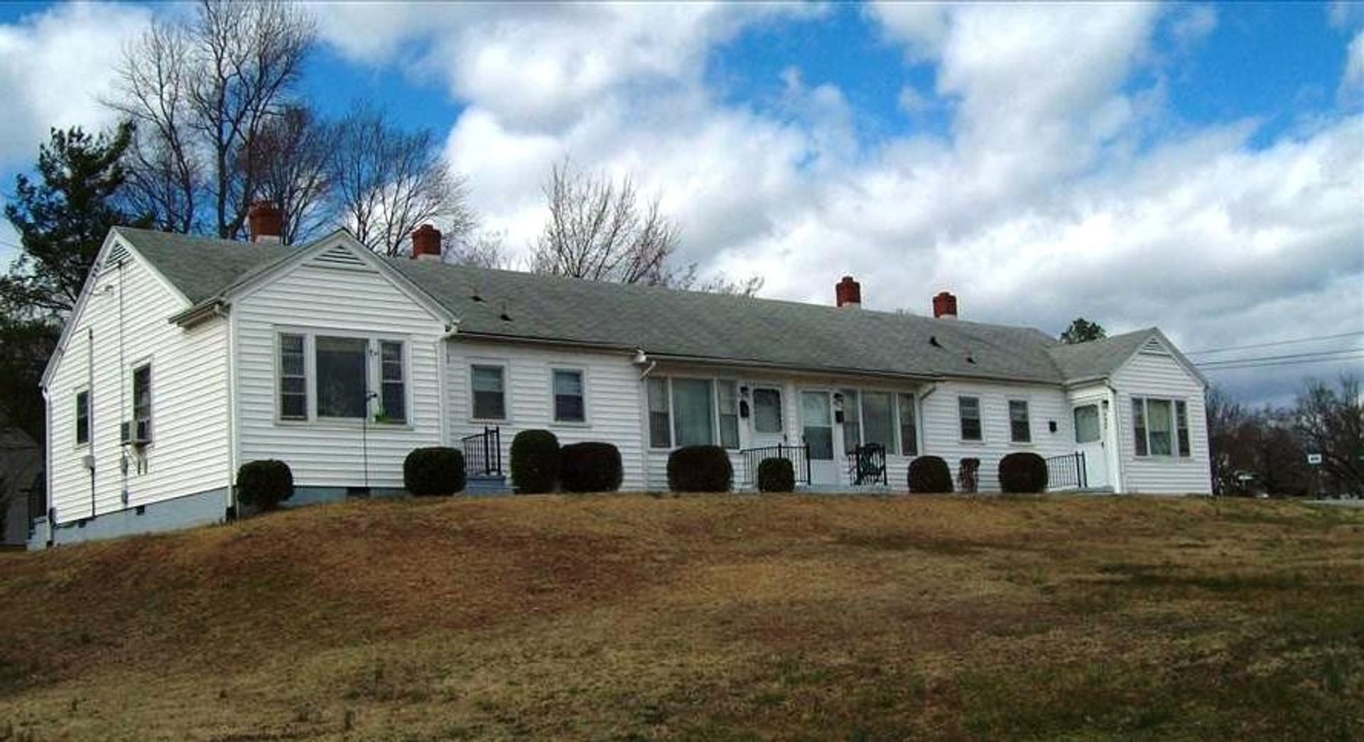 Danville House: 679 Arnett Blvd.