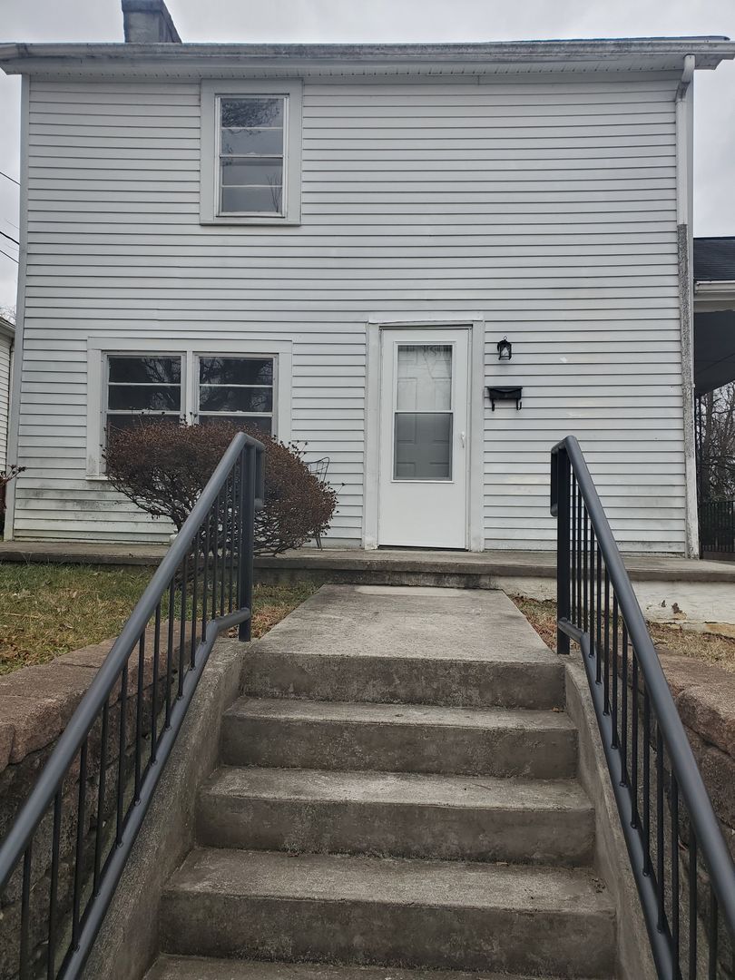 Danville House: 337 Ross St