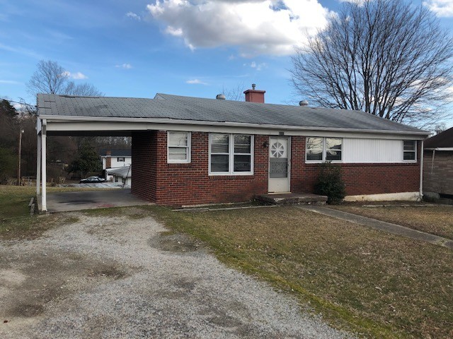 Danville House: 1162 Piney Forest Rd