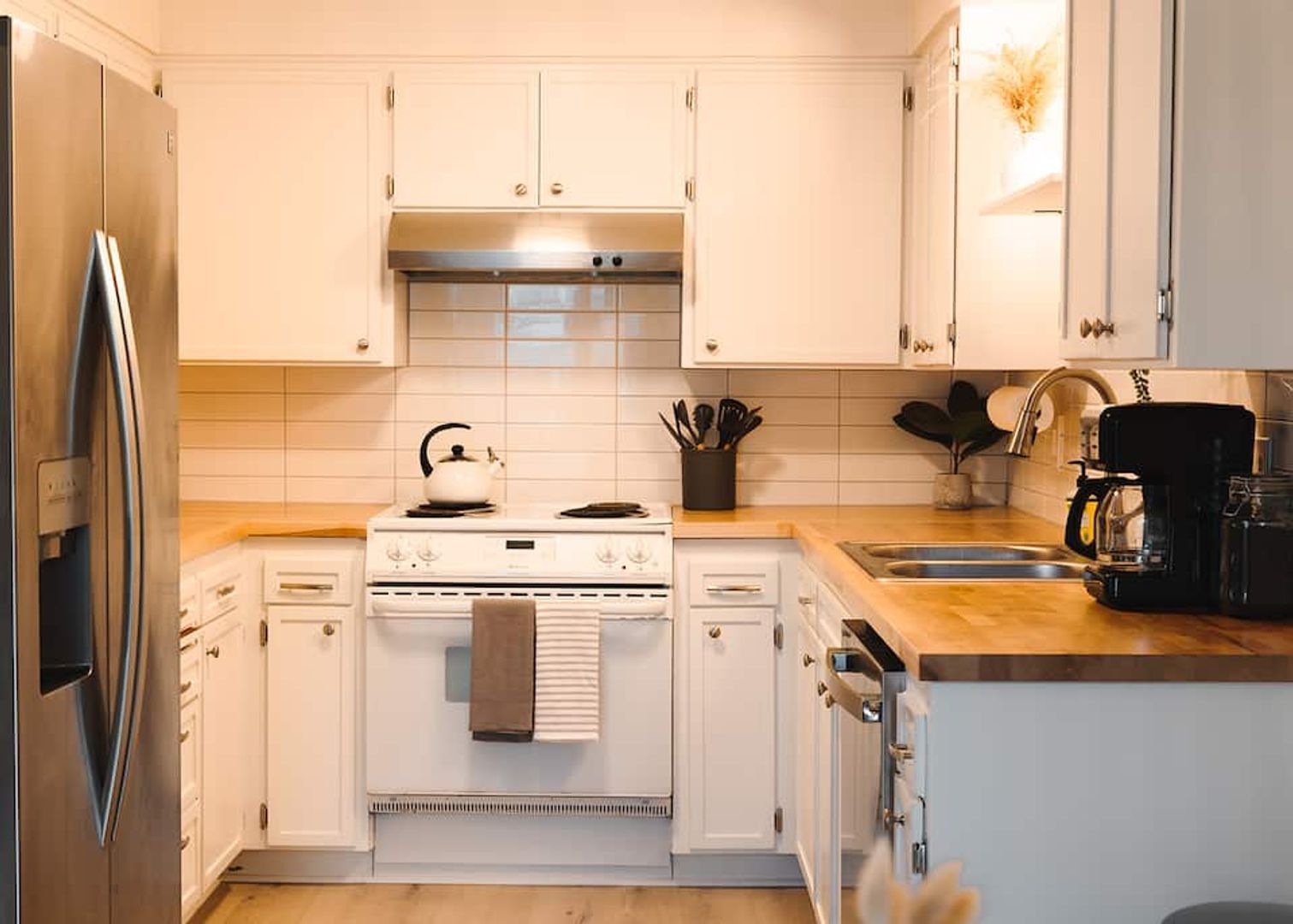 College Place Apartment: 441-459 SE 12th St