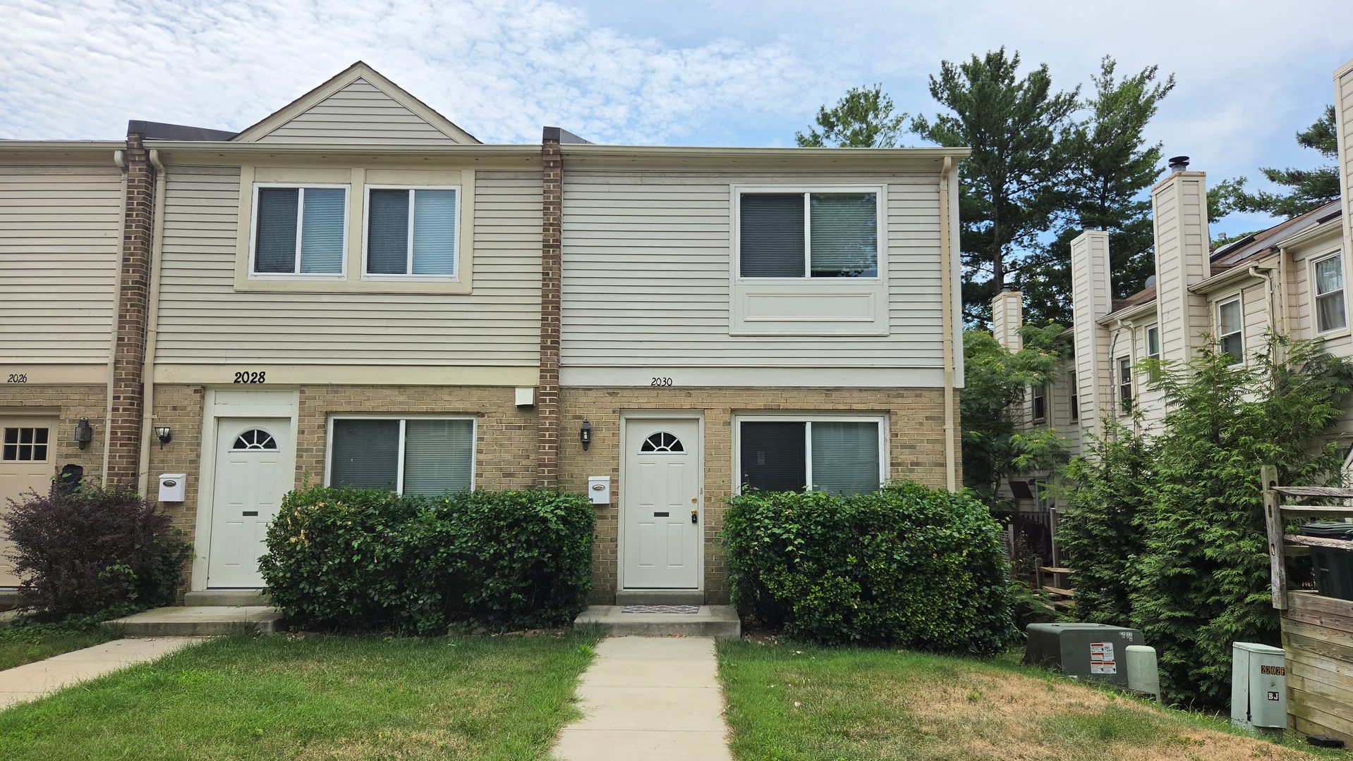ARLINGTON Townhome: 2030  6TH ST. SOUTH
