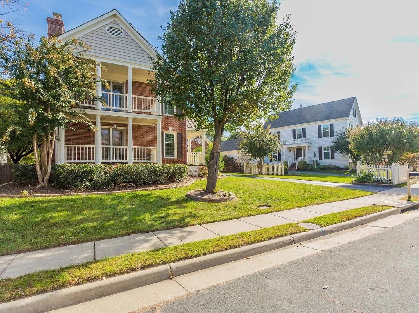 Springfield House: 6601 Forsythia St.