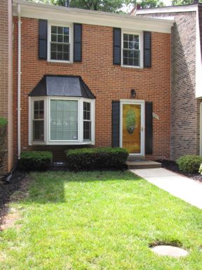 Two Master Suite Townhouse In Burke