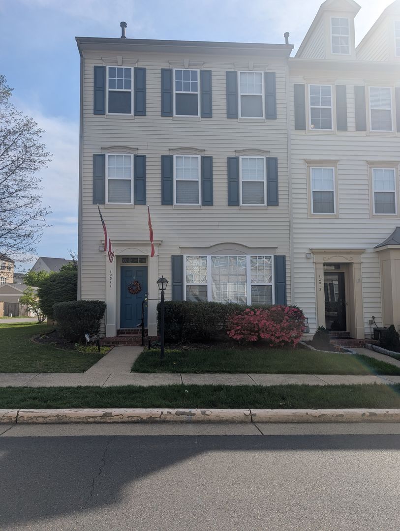 Bristow Townhome: 12011 Lake Baldwin Drive