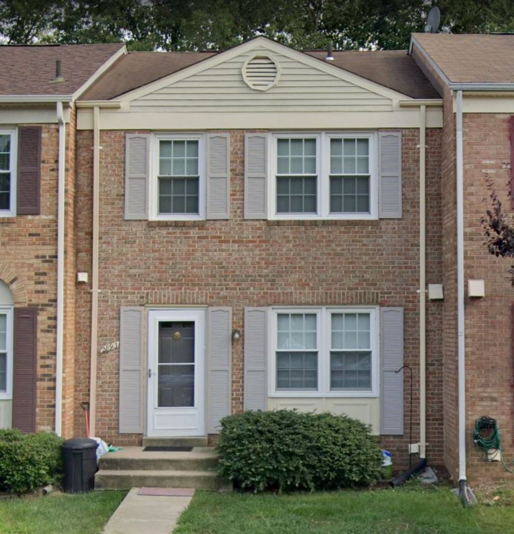 Woodbridge Townhome: 2893 Seminole Rd