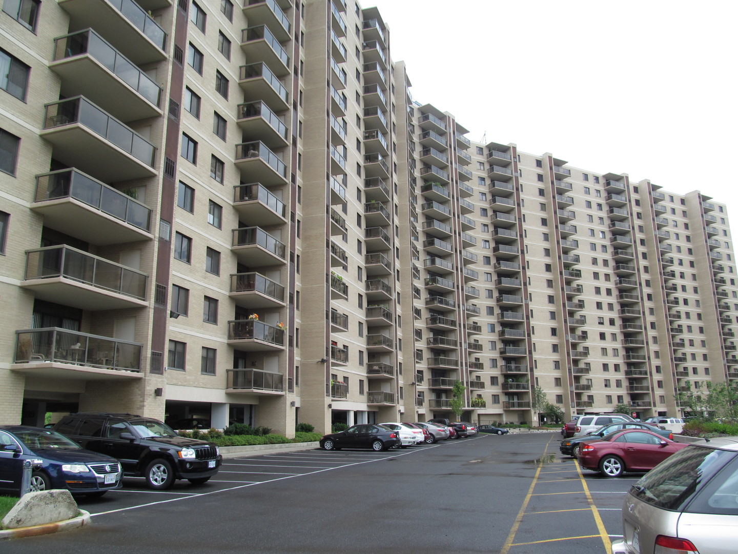 ALEXANDRIA House: 203 YOAKUM PARKWAY #611