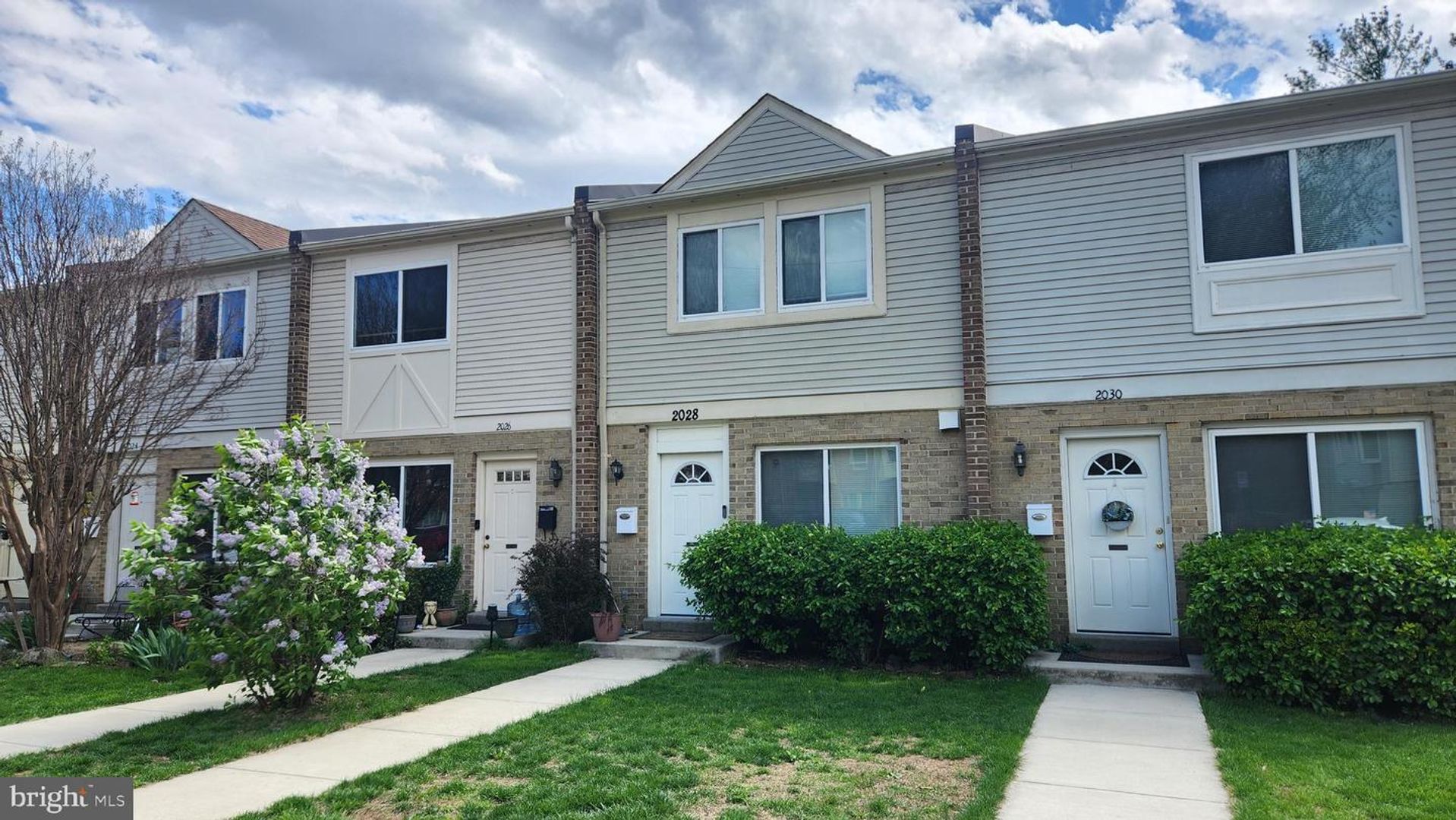 Arlington Townhome: 2028 S 6th Street