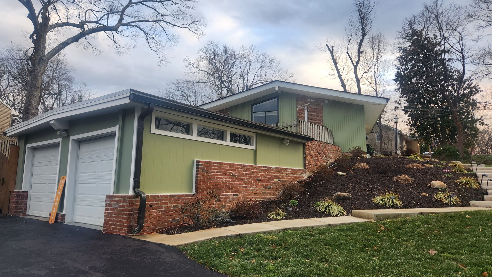 ALEXANDRIA House: 7609 WOODRIDGE CIRCLE