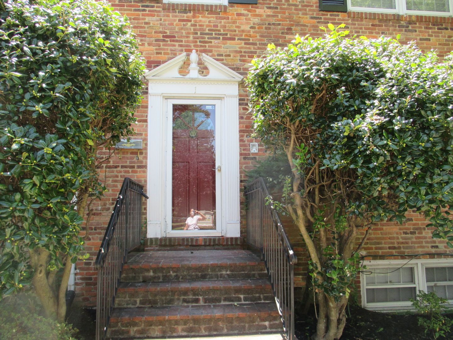 Alexandria House: 1 E Cliff Street