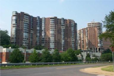 ARLINGTON House: 1600 OAK STREET #1828