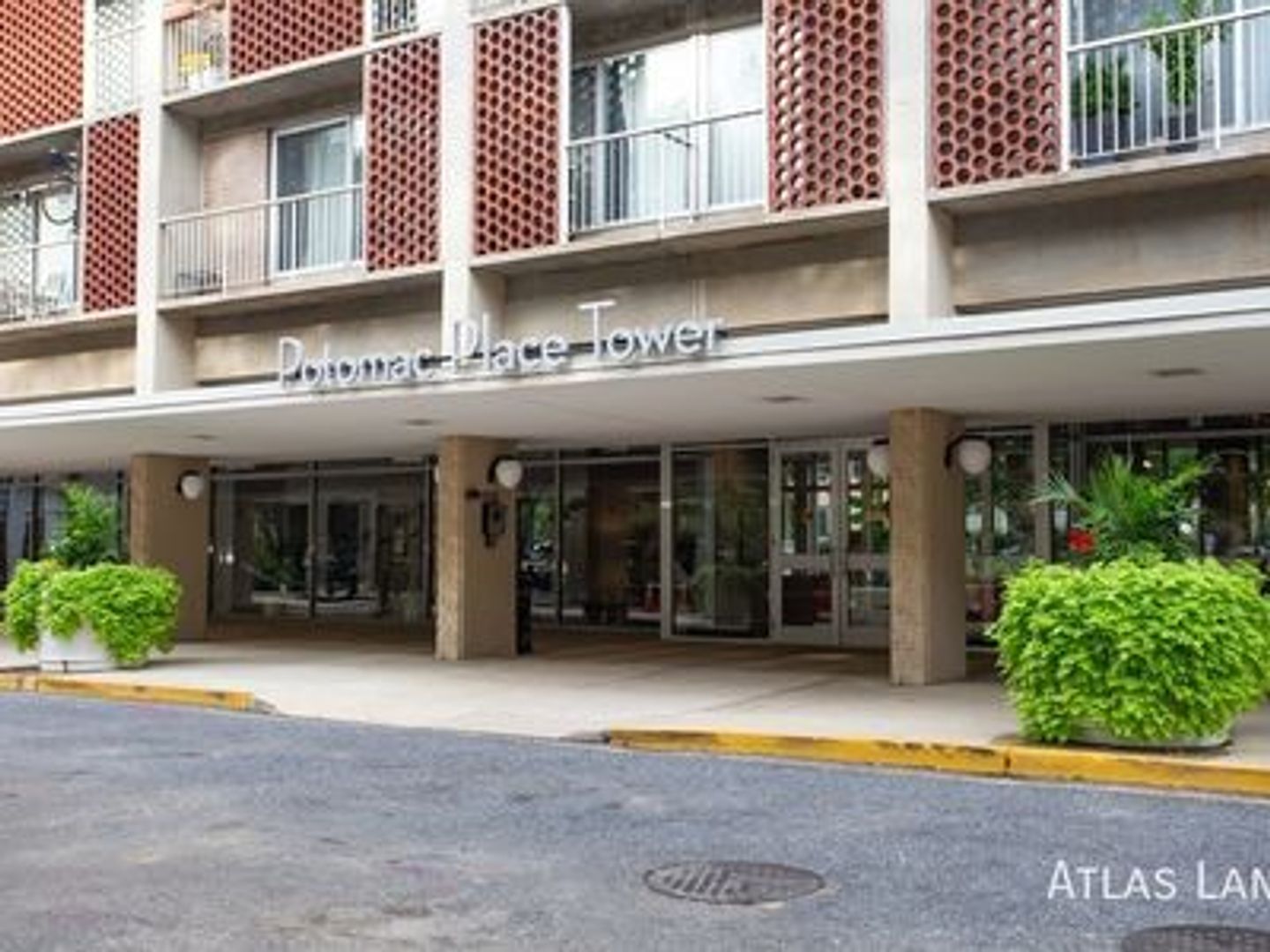 Washington Condo: 800 4th st, SW