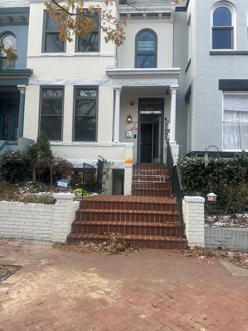 Washington Condo: 1852 3rd Street NW