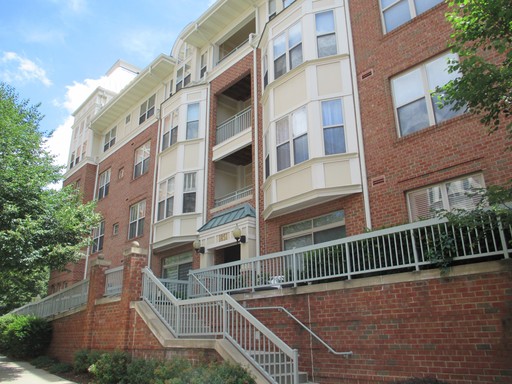 2 Bedroom 2 Bath Located In The Elegant Stratford Condo – photo 1