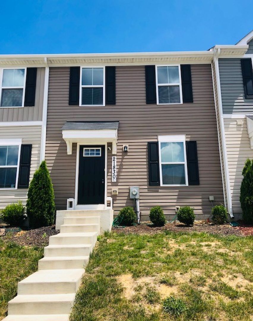 Lexington Park House: 21830 Primrose Willow
