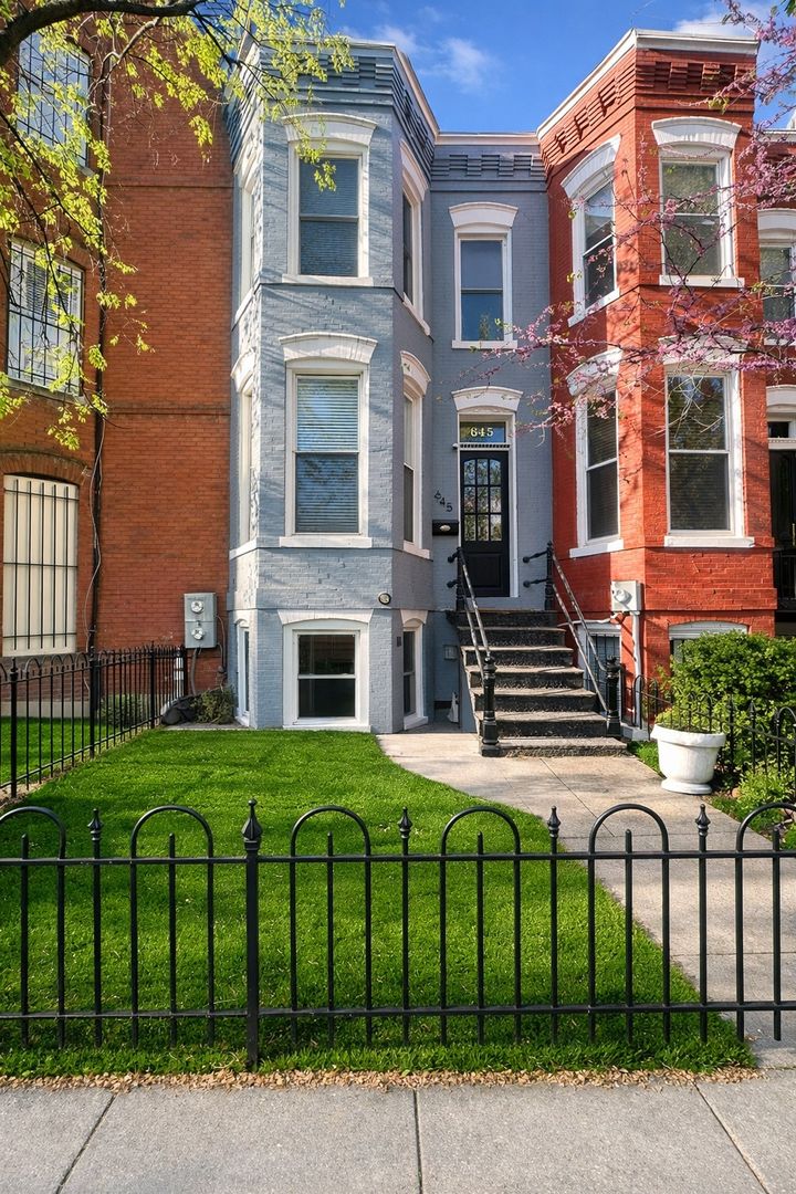 Washington House: 645 Q Street NW