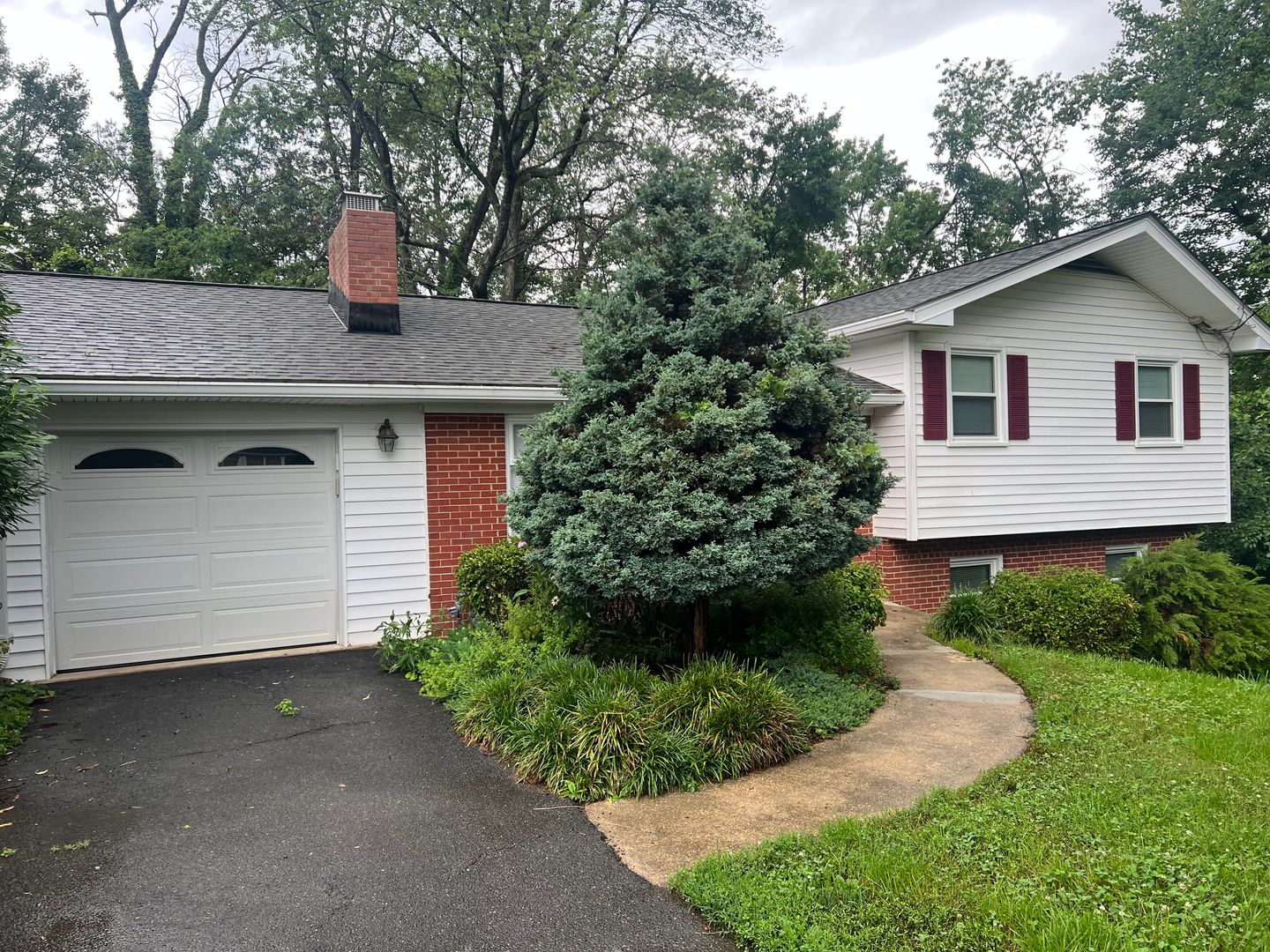 Alexandria House: 2917 Breezy Terrace