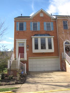 Vienna End Unit Townhouse – photo 1