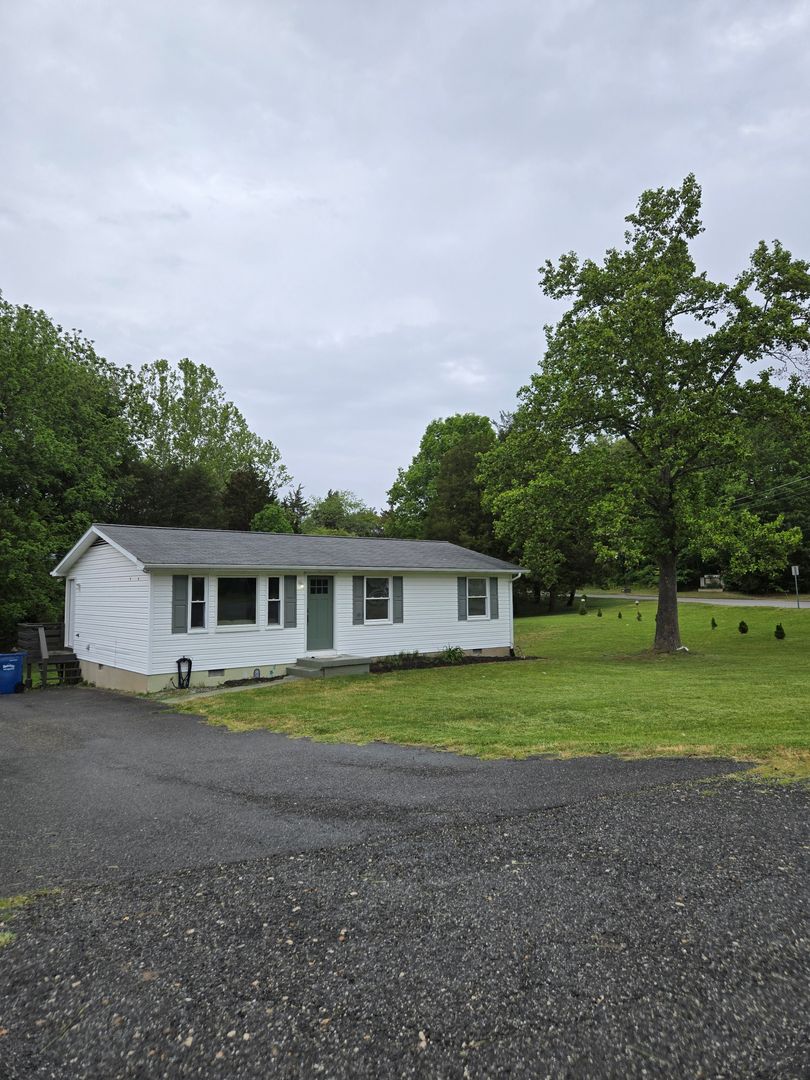 Lusby House: 1982 Rye Court MD