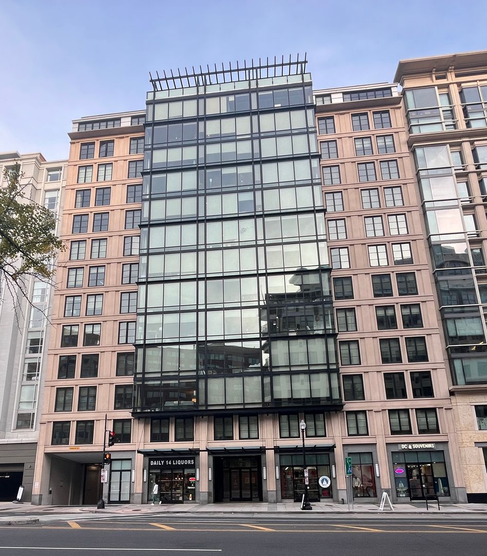 Washington House: 1133 14th St NW