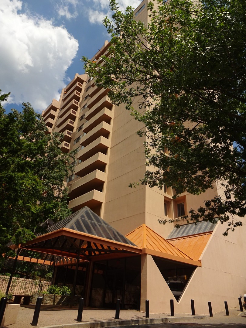 Arlington House: 1301 N Courthouse Rd Unit 1202