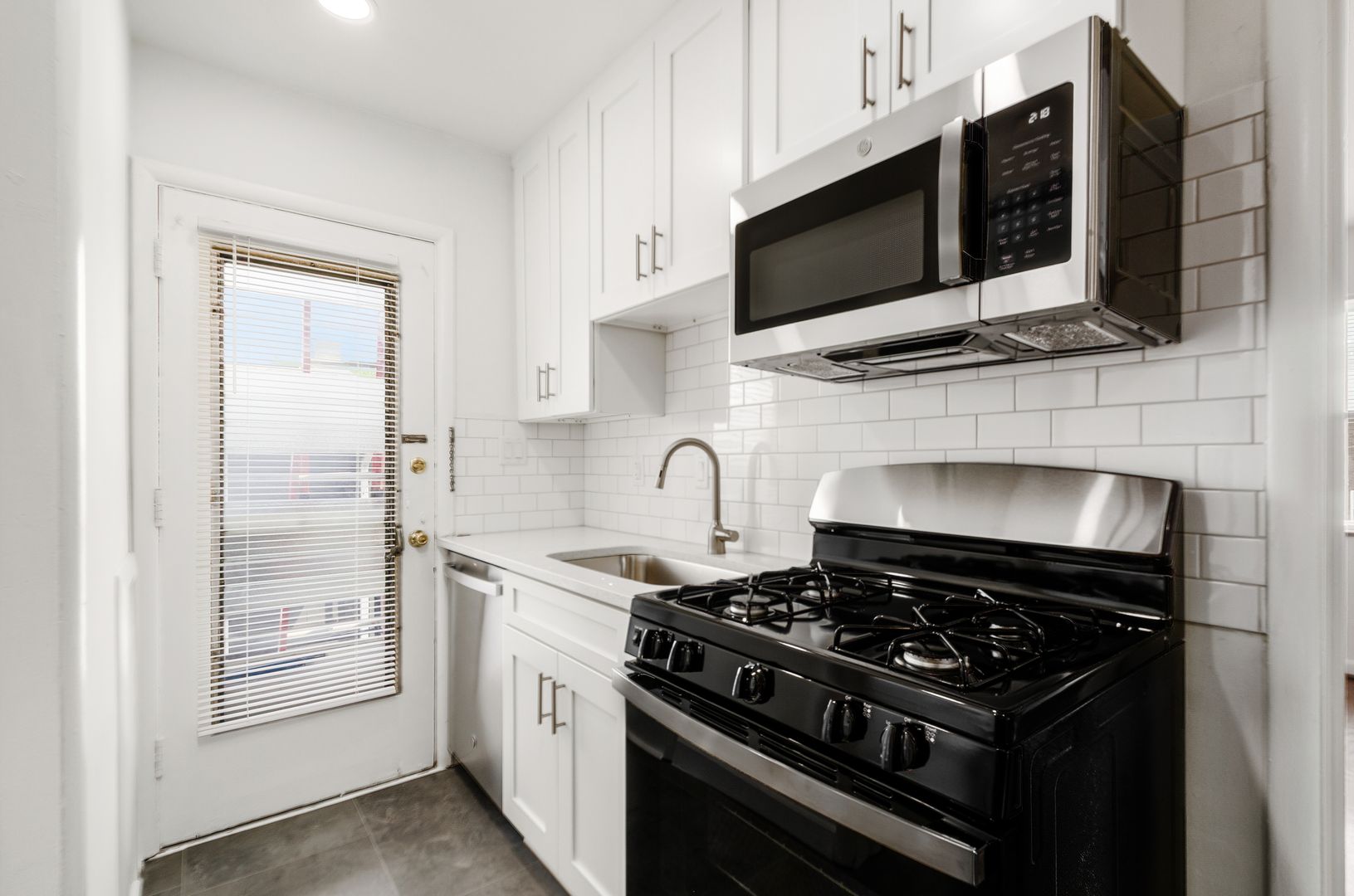 Columbus Apartment: 1476-1510 King Ave