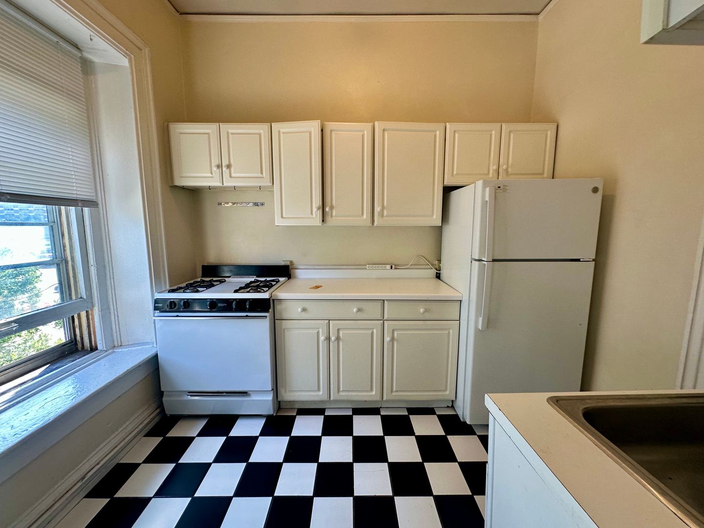 Milwaukee Apartment: 706-08 E. Juneau Ave.