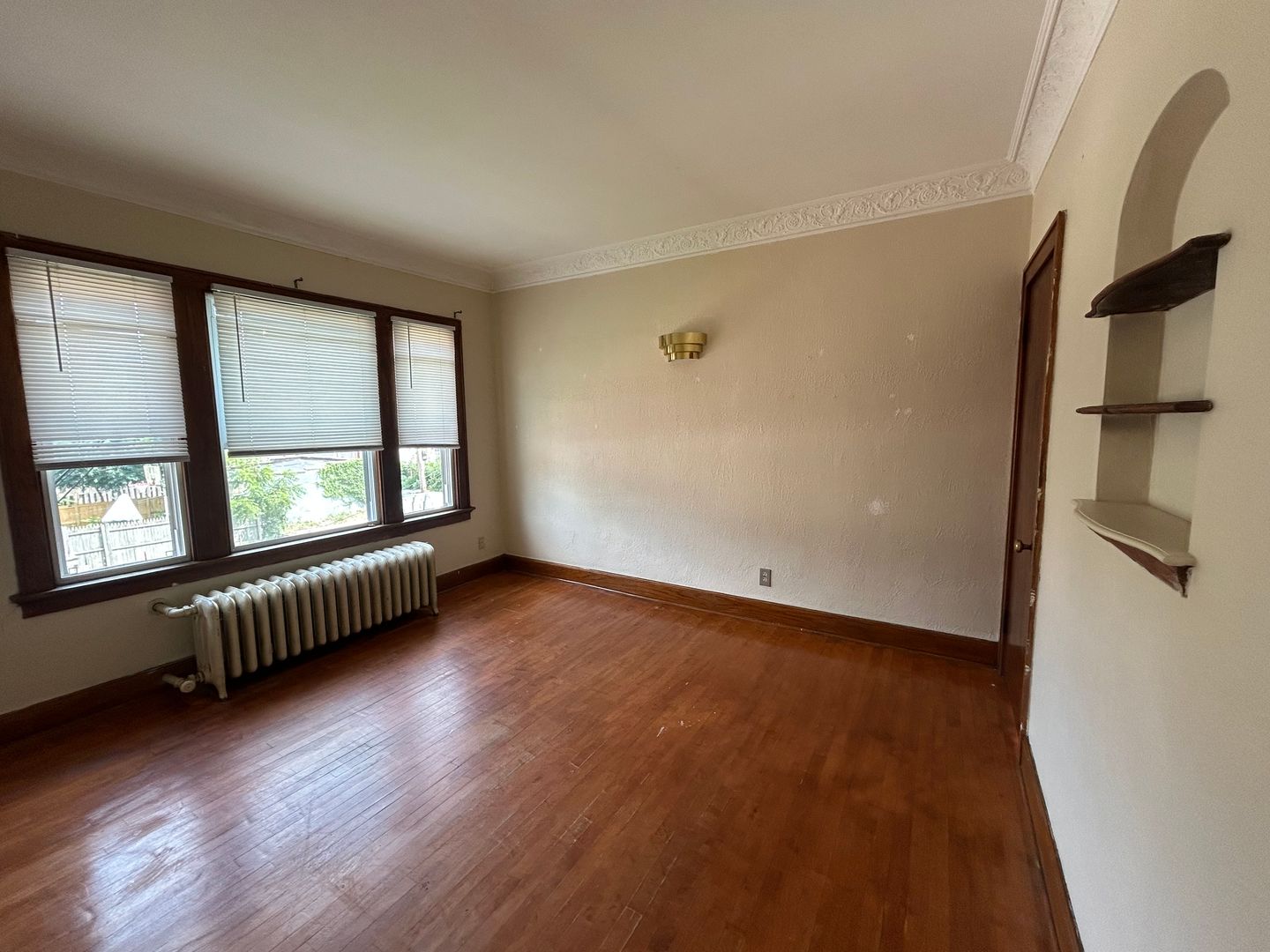 Milwaukee Apartment: 421-425 W. Washington St.