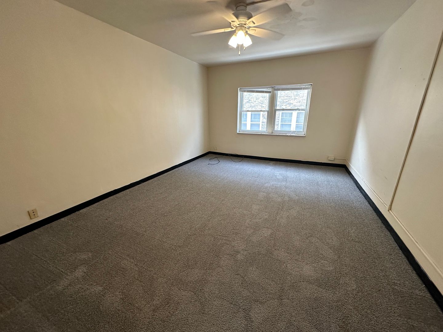 Milwaukee Apartment: 1026 E Lyon St