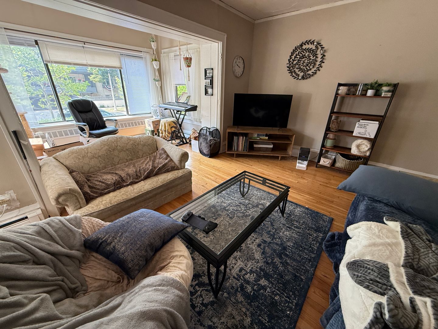Milwaukee Apartment: 2564 N. Lake Dr.