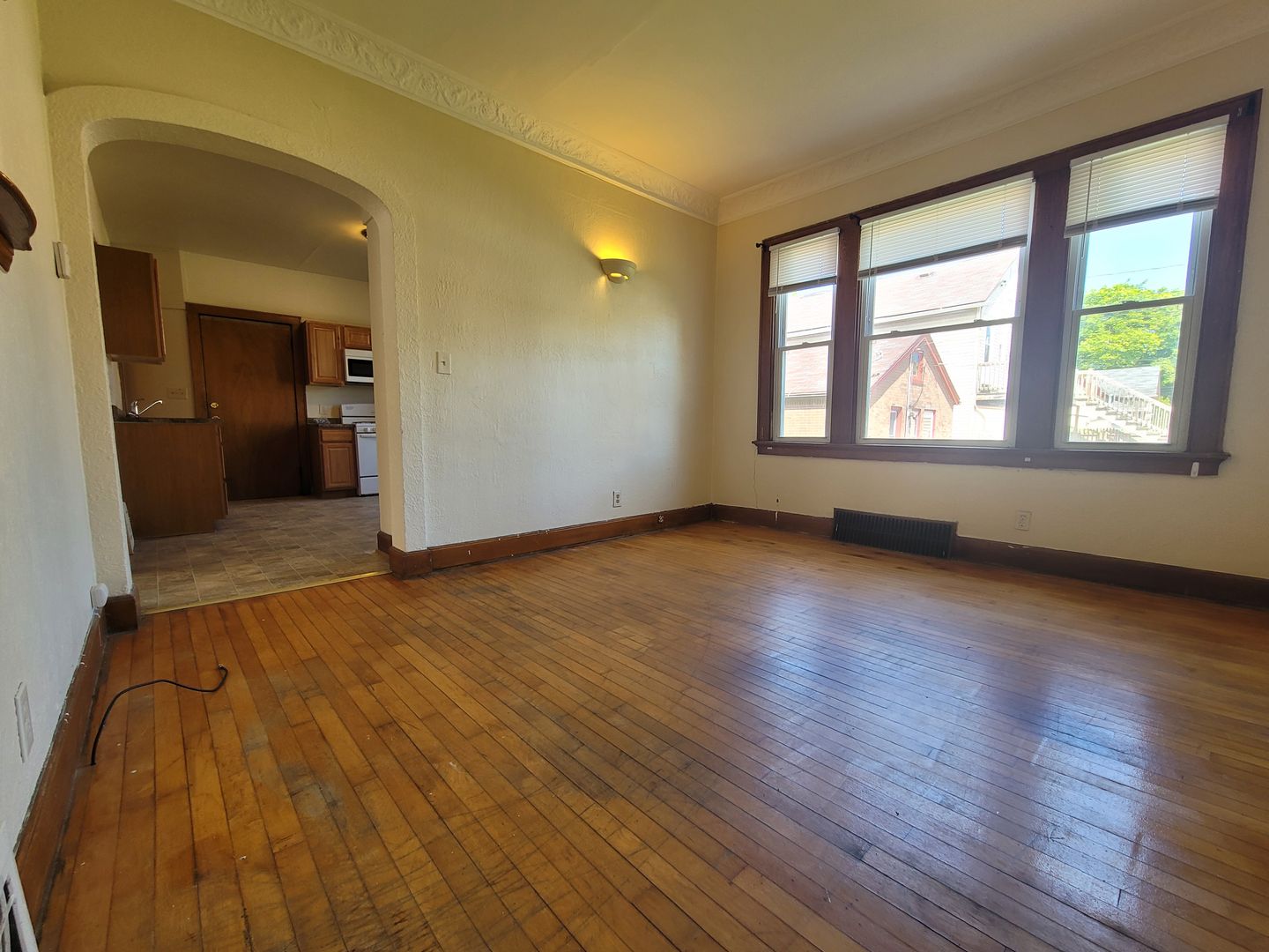 Milwaukee Apartment: 421-425 W. Washington St.