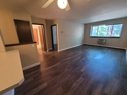Spacious 1-Bedroom Plus Den – photo 1