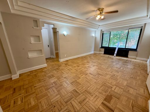 1/2 OFF SEPTEMBER RENT - STUNNING ART DECO 1 BEDROOM!