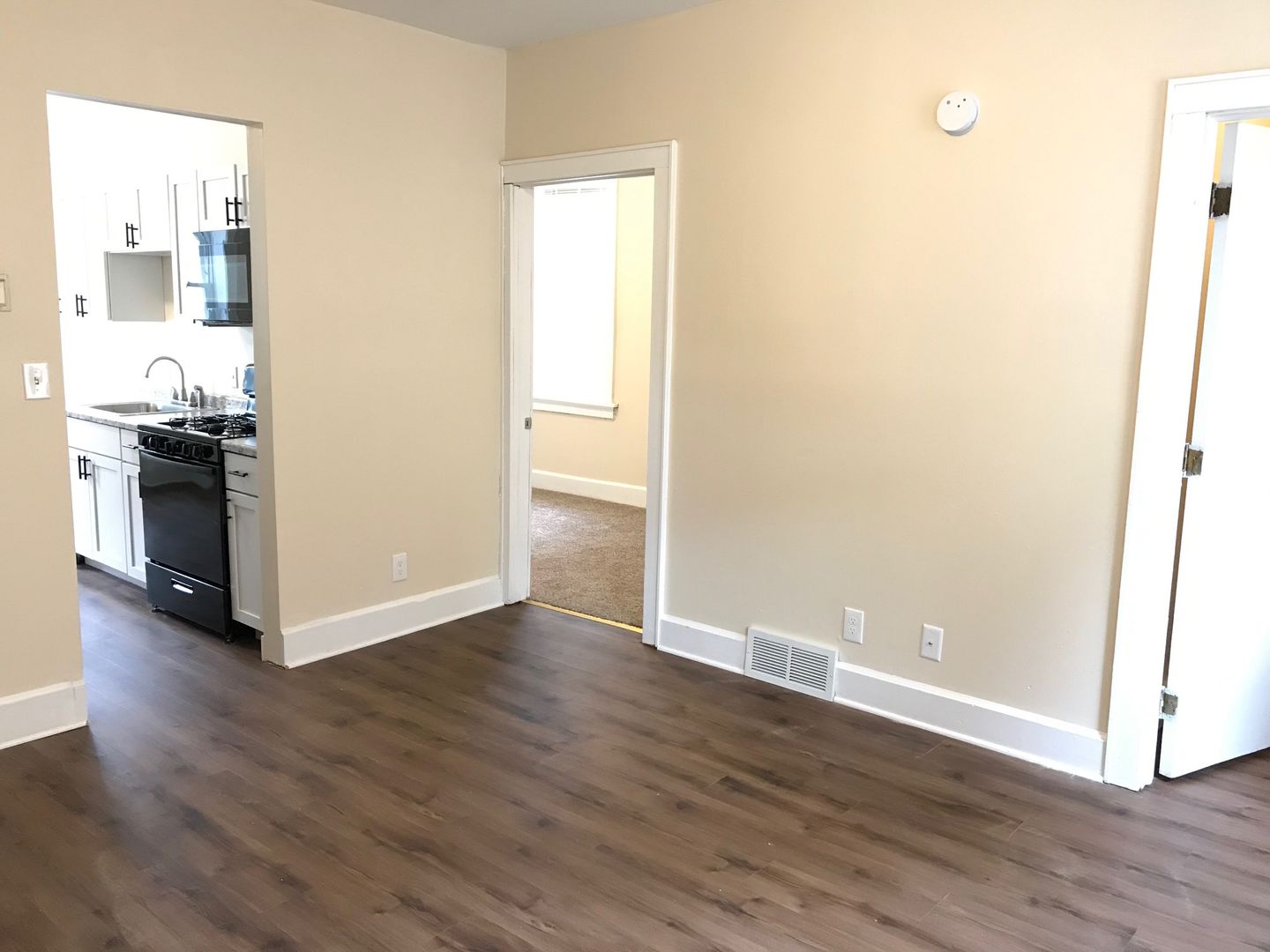 Milwaukee Apartment: 421-425 W. Washington St.