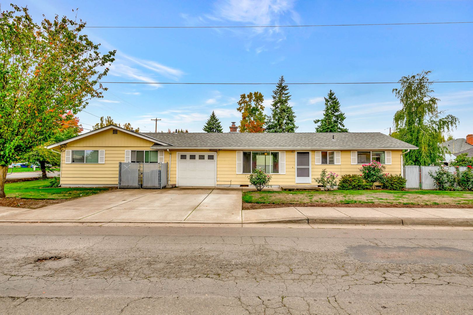 Salem Apartment: 1293 Savage Rd NE / 3170 Ellis Ave NE