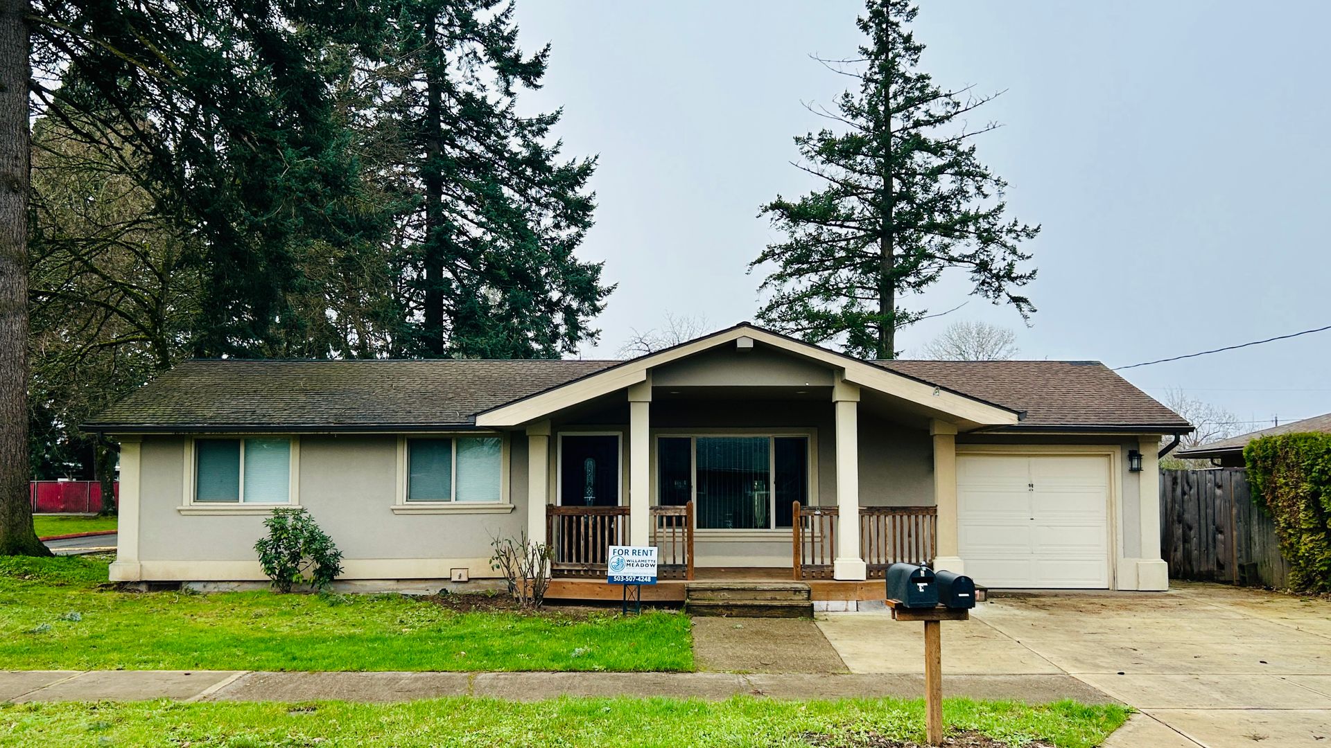 Salem House: 3017 Alameda St NE