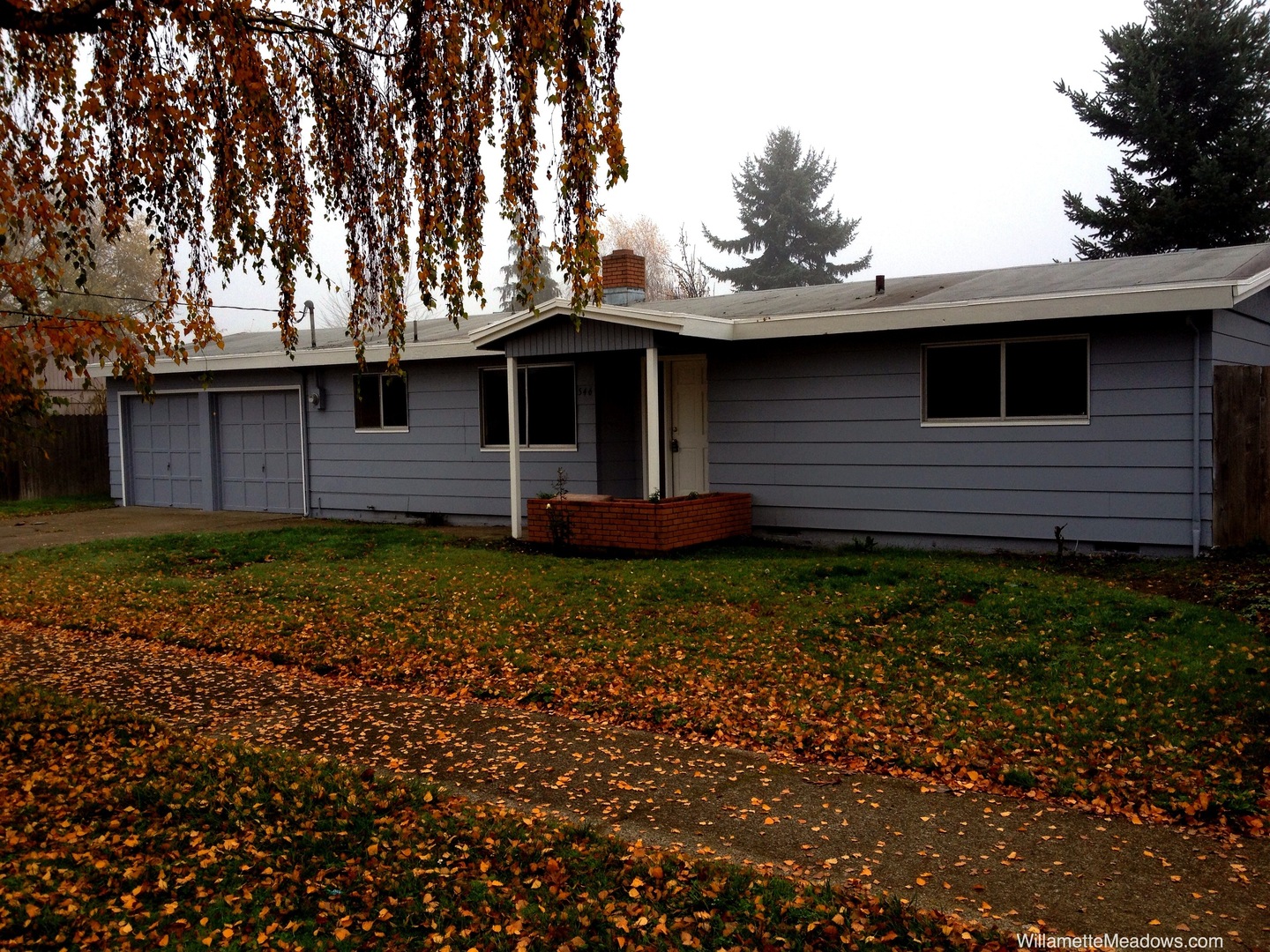 Salem House: 546 45th Place NE