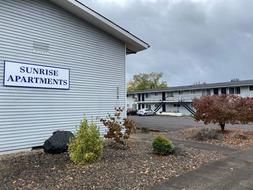 Well-Located 1 Bedroom Apartment with On-Site Laundry