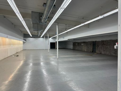 Great Commercial Space in Downtown Monmouth close to WOU – photo 1