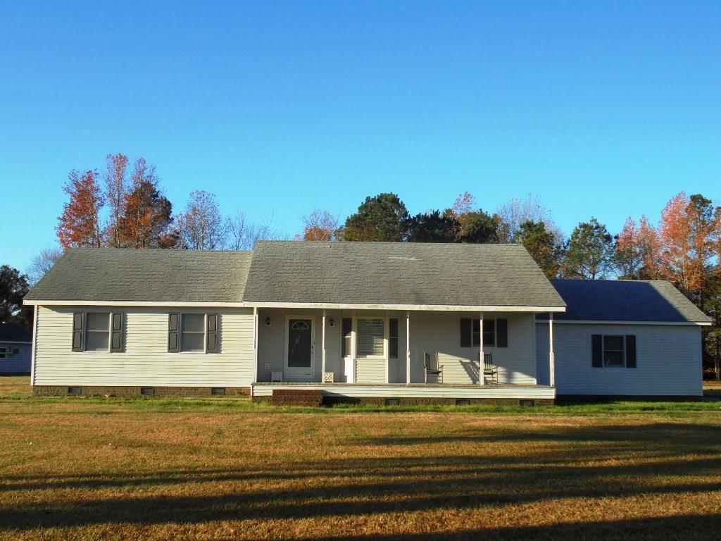 Elizabeth City House: 1049 Halls Creek Road