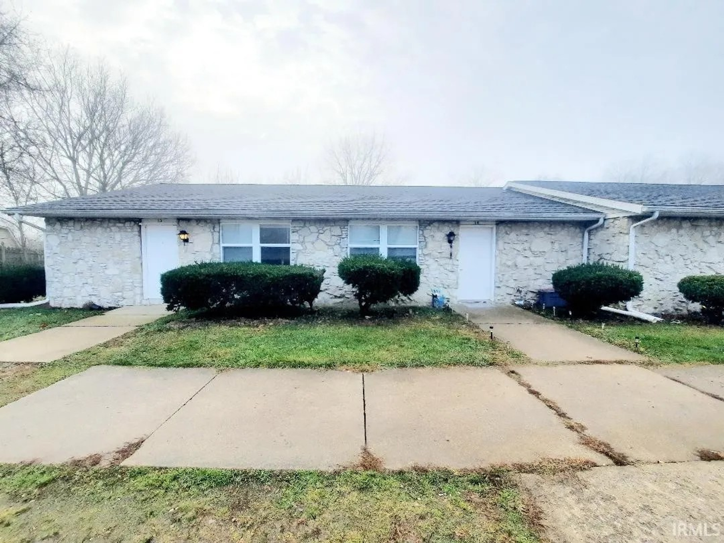 Eaton Apartment: 715 E Race St