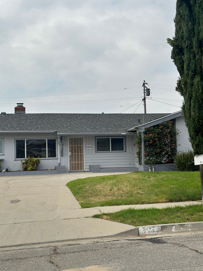 Santa Maria House: 3135 Courtney