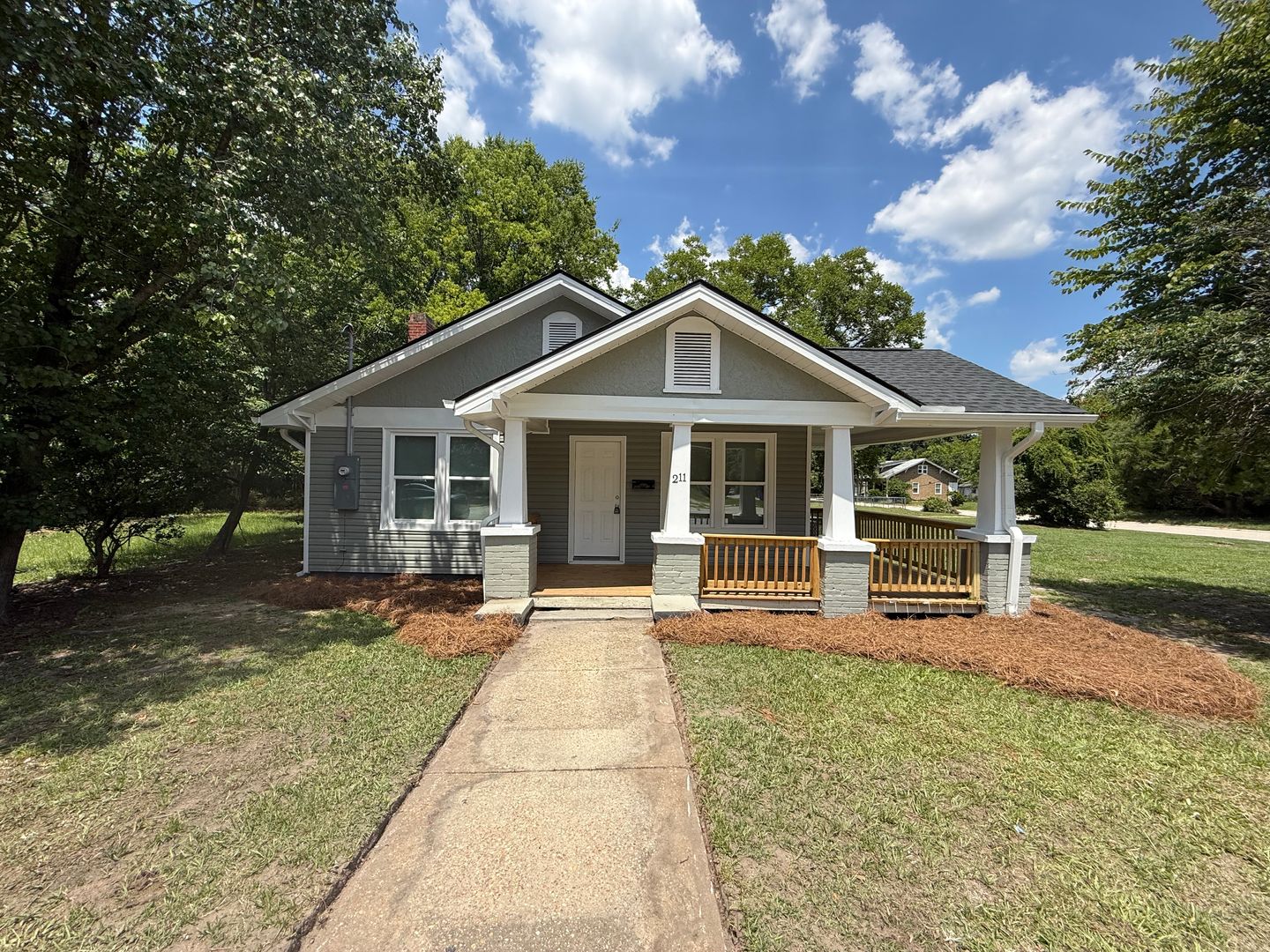 Fayetteville House: 211 B Street